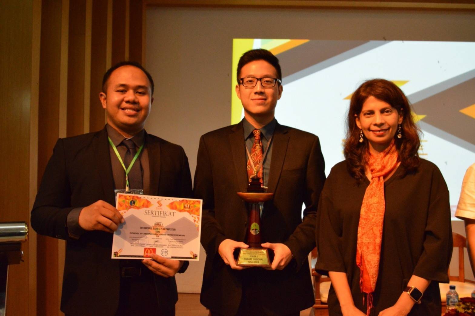 Mahasiswa Teknik Kimia UNPAR Raih Juara 1 The 2nd International Bussiness Plan Competition  SHINE UNPAD 2016