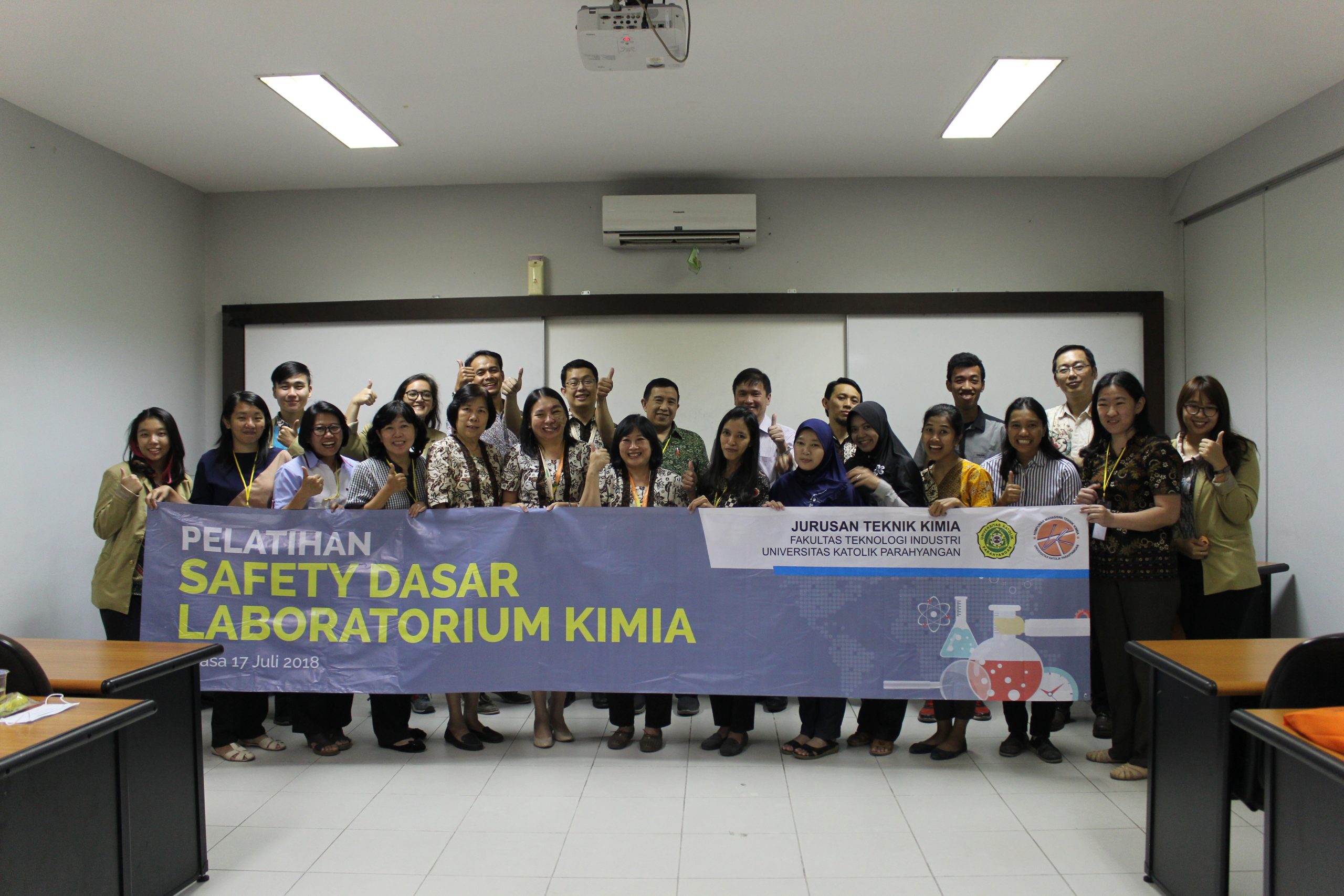 Workshop Safety Dasar Laboratorium Kimia 2018