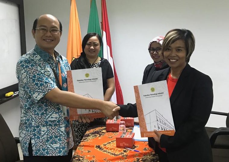Penandatanganan MoU Kerjasama FTI UNPAR dan The Lodge Foundation