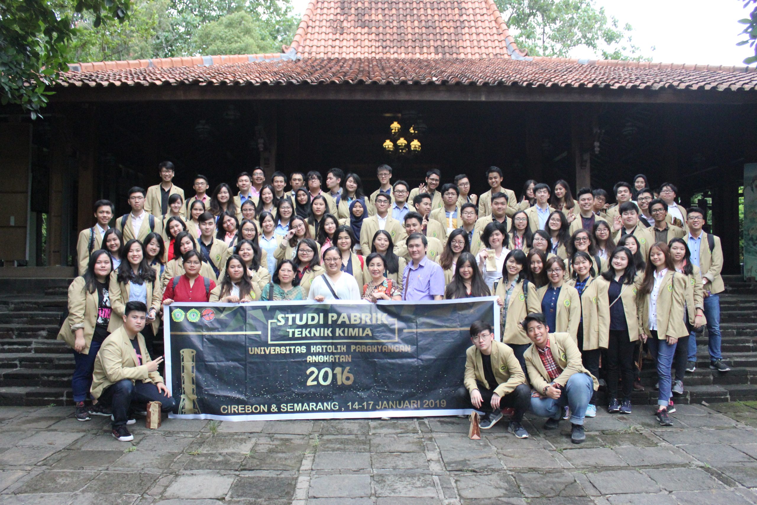 Studi Pabrik Mahasiswa Angkatan 2016 ke Cirebon-Semarang