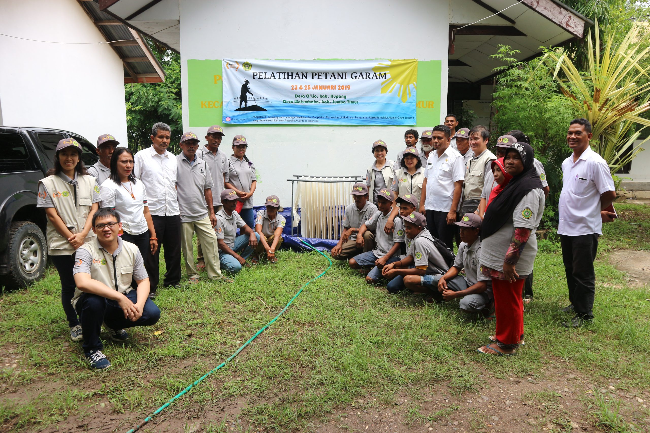 PELATIHAN PETANI GARAM SUMBA 2019: Teknologi WAIV untuk peningkatan produksi garam di Desa Watumbaka, NTT