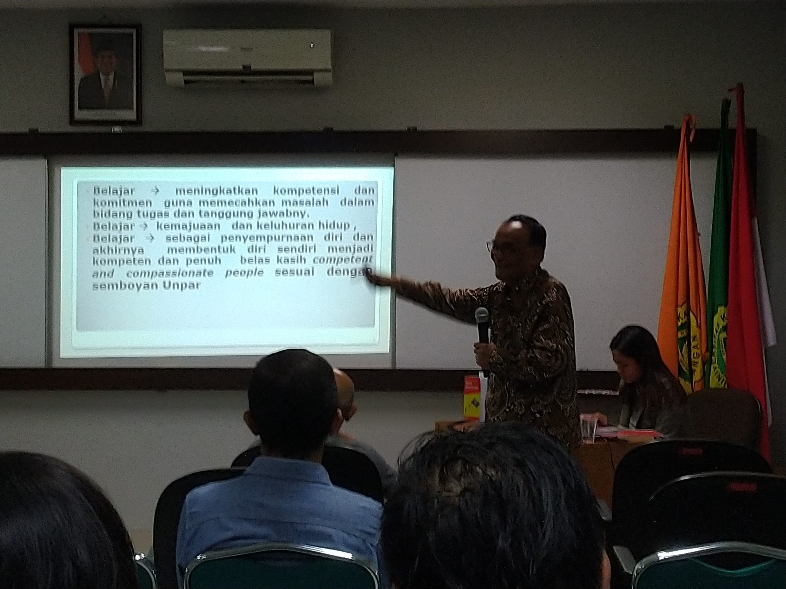 Bedah Buku: Alat dan Mesin dalam Sistem Rantai Pangan dan Ceramah Ilmiah: Transfer Teknologi Vertikal ke Industri Inokulum Rhizopus sp.