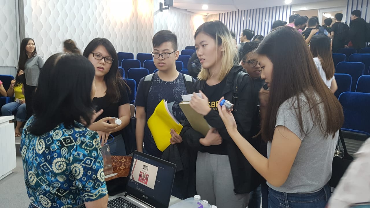 Kuliah Tamu Dr. Melia Laniwati Gunawan dari Institut Teknologi Bandung