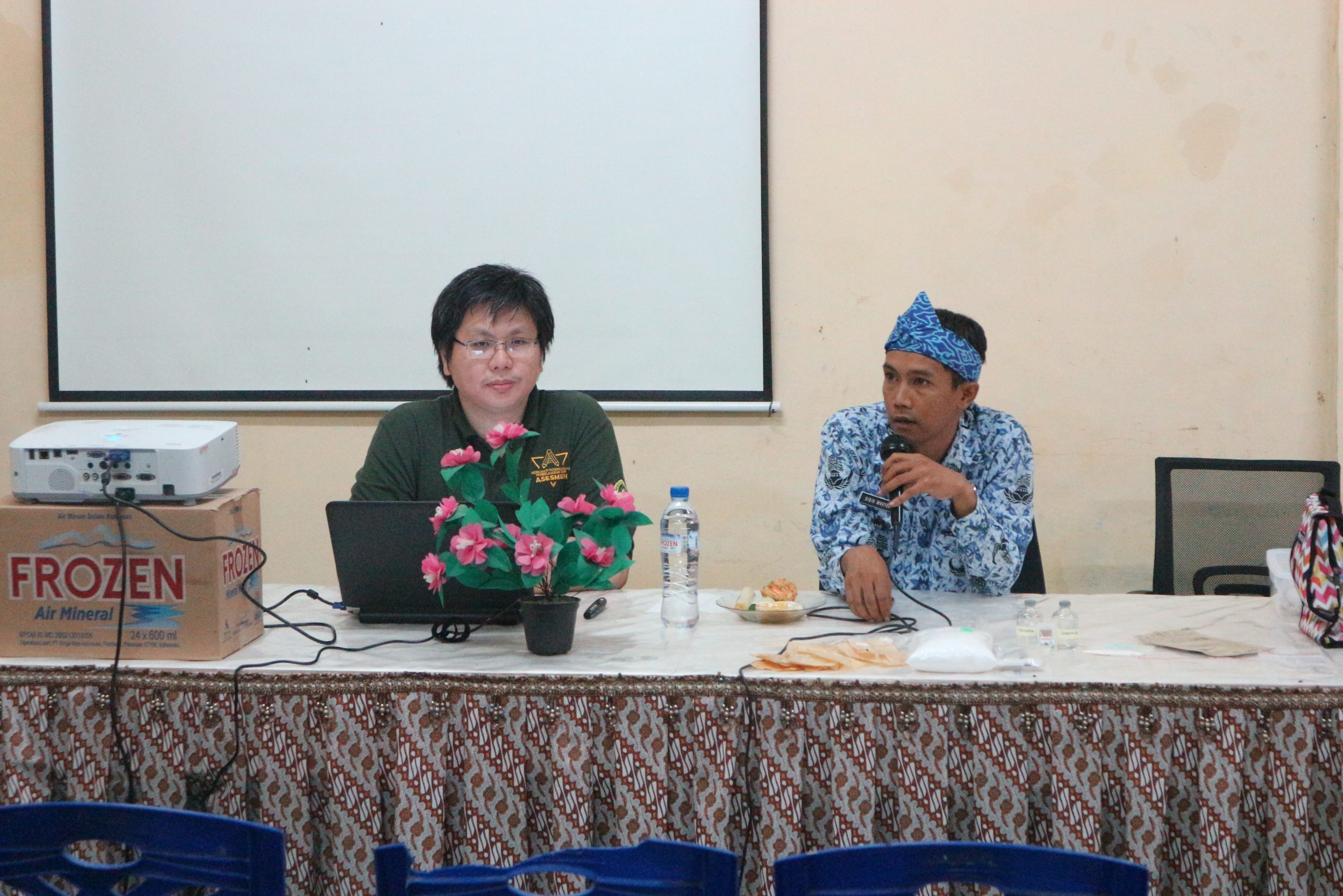 Prodi Teknik Kimia dan Teknik Industri UNPAR Melakukan Kegiatan Pengabdian di Desa Sindulang, Sumedang, Jawa Barat