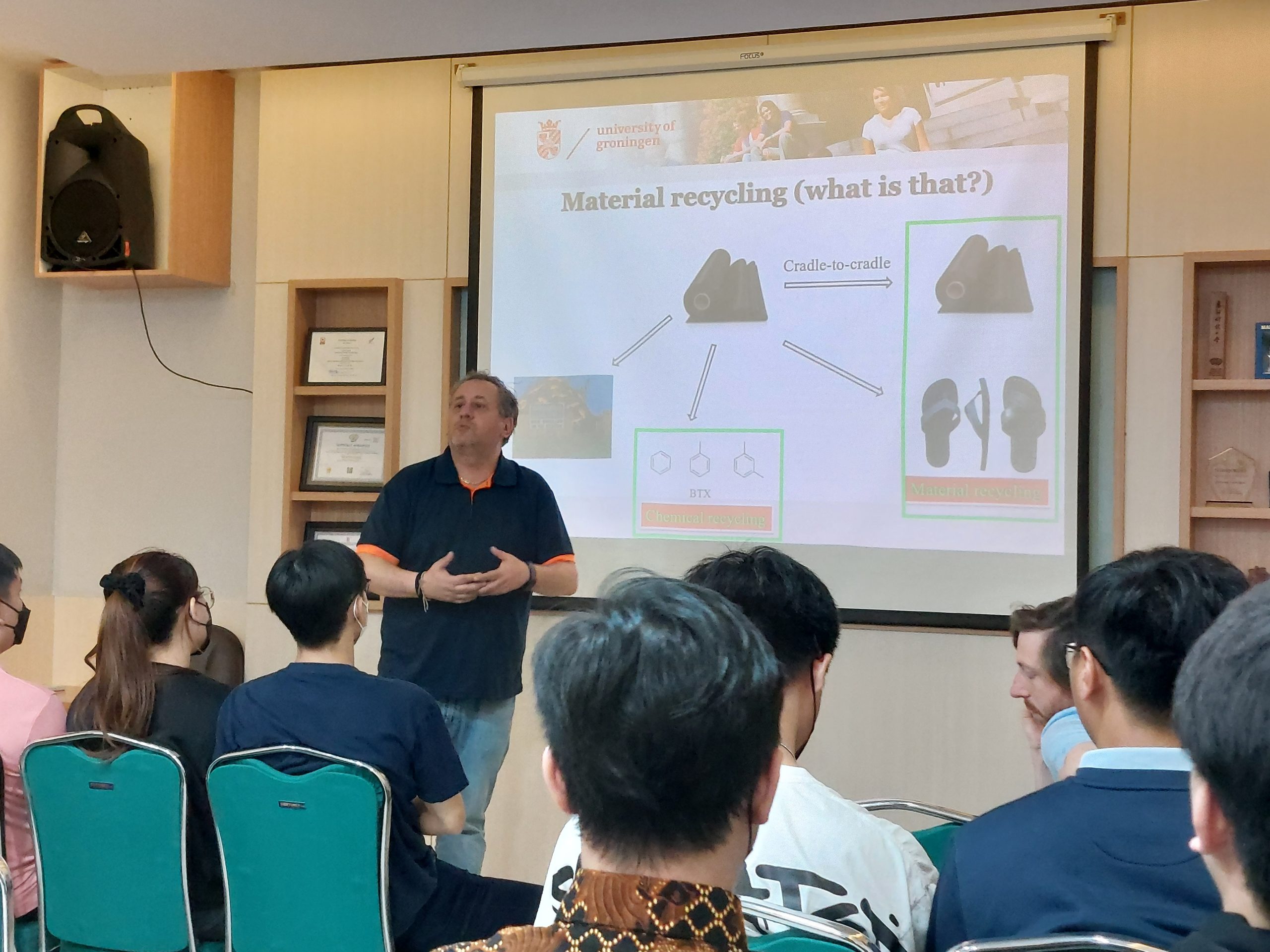 Kuliah Tamu dari University of Groningen