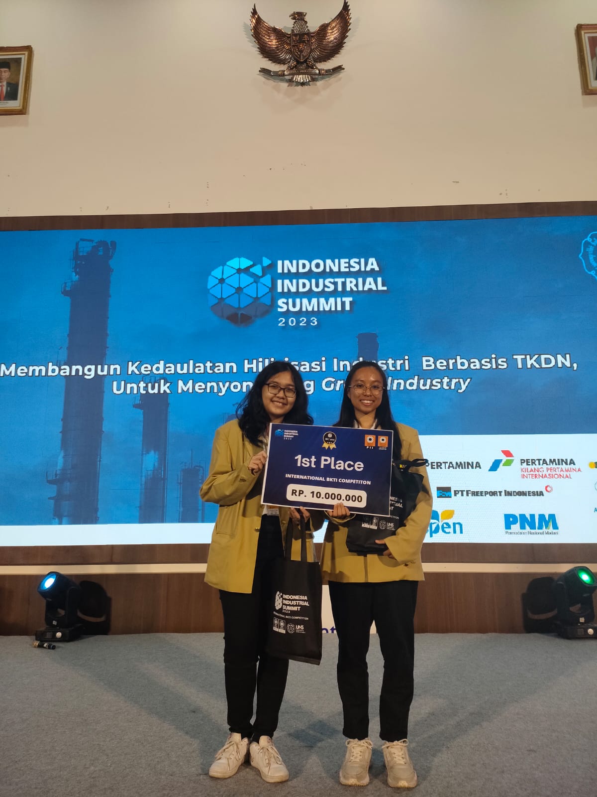 Tim Mahasiswa FTI Unpar Raih Juara 1 dalam International BKTI Competition 2023